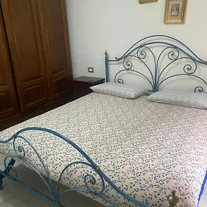  Bed & Breakfast Let&lat